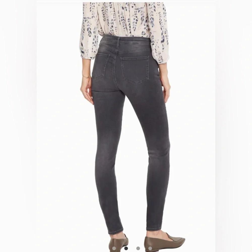 NYDJ Jeans Size 4 Women’s Ami Skinny High Rise Black‎ Faded Jeans 🖤🖤